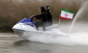 دریا از بعد تجارت حائز اهمیت است