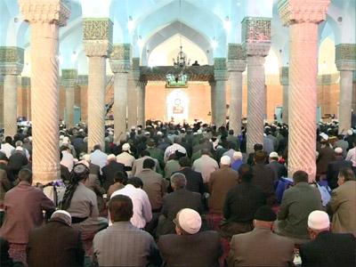 امام حسین (ع) با قیام خود به جهانیان درس انسانیت و مردانگی اموختند