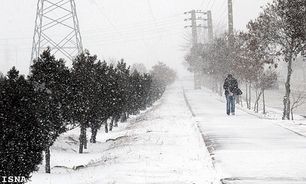 محور مائین بلاغ تکاب در محاصره برف و کولاک