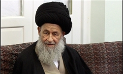 طلاب جوان در رفتار و کردار خود نهایت دقت را داشته باشند