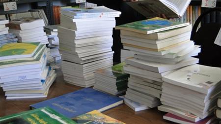 اهدا کتاب به مدارس مناطق زلزله زده آذربایجان شرقی توسط سازمان اسناد و کتابخانه ملی کشور