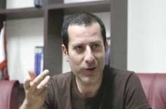 مسئولان حمايت خود را از تئاتر دريغ مي‌كنند