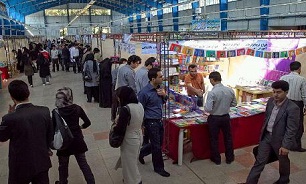نمایشگاه بین المللی کتاب و بازدید 41هزارنفراز مردم کرمانشاه در اولین روز برپایی این نمایشگاه