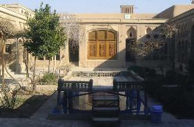 مرمت "خانه لاري ها" با خروج كاركنان اداره اسناد ميسر مي شود