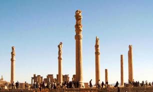 زمستان به تخت جمشيد آ‌مد