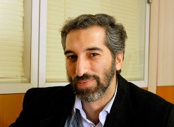 تعزيه خواني مصداقي اتم و اكمل ادبيات نمايشي است/ "فانوس به دستان" به دنبال تعزيه خوان توانا مي گردند