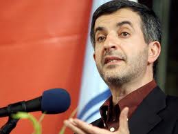 مي‌خواهند ما را از ادامه راهمان منصرف کنند/ احمدي نژاد که آمد، گفتند بوي خميني مي‌دهد