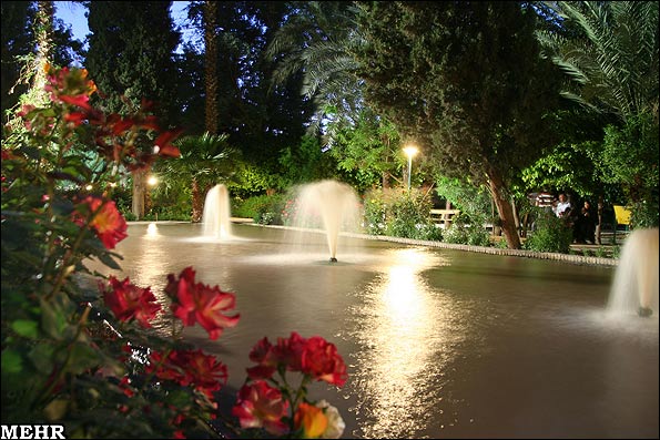 باغ رویایی گلشن معجزه ای در کویر طبس