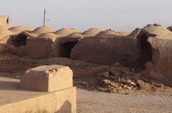 روستايي با معماری هفت تومانی+عکس