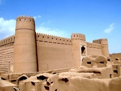 ارگ تاریخی را‌ین بزرگترین بنای خشتی جهان