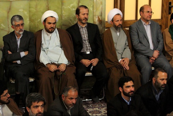 کدام‌چهره‌ها دیروز در حرم‌رضوی بودند؟/عکس