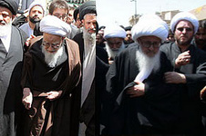 پیاده‌روی دو مرجع تقلید در عزای فاطمی(س)