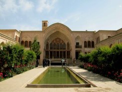 تعطيلي خانه عامري ها در نوروز به دليل تغيير كاربري آن بود
