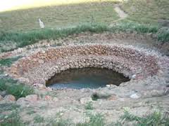 پروژه حفر چاه آب روستای منجرمویی شهرستان لردگان در حال اجراست