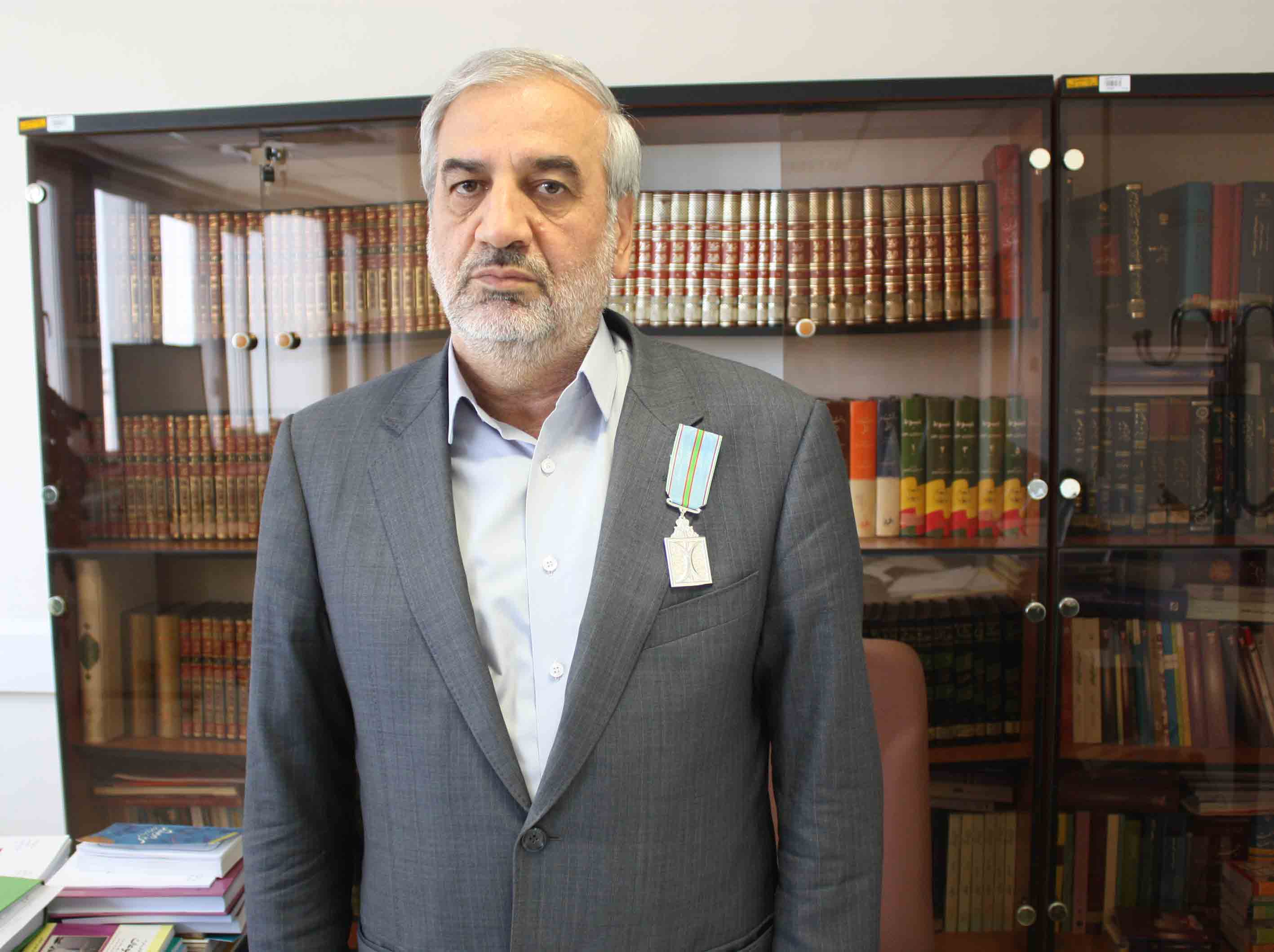 اعطاي نشان عدالت به معاون پارلماني وزير دادگستري