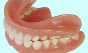 چگونه مراقب دندان‌هاي مصنوعي باشيم؟