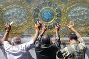 بدرقه درِ حرم مطهر حضرت ابوالفضل (ع) در شيراز