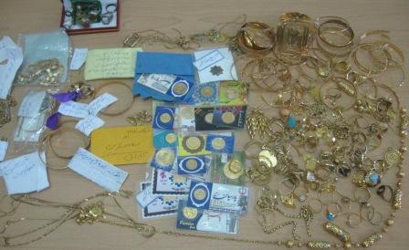 بانوان خوزستانی 960گرم طلا برای بازسازی ایوان حرم علوی اهدا کردند