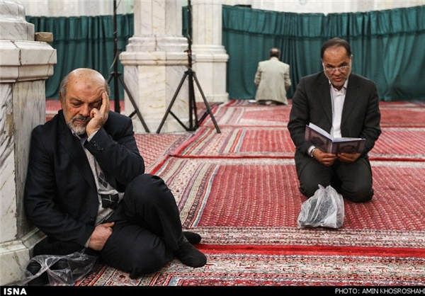 عکس/چرت وزیر سابق در ختم !