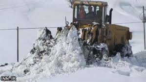 مسدود شدن راه ارتباطی صدو سی روستای کردستان به دلیل بارش برف