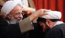 مراسم عمامه گذاری طلاب مدرسه معصومیه قم برگزار می‌شود