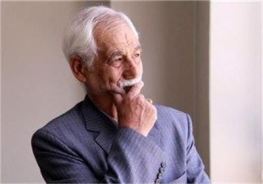 علیرضا قزوه به خانه شعر اشراف دارد