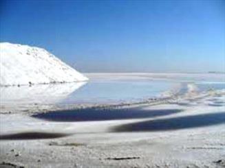 كاهش 28 سانتي متري سطح و 600 ميليون متر مكعبي حجم آب درياچه اروميه