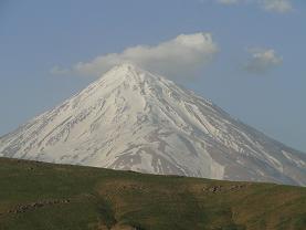 افراد گرفتار شده در  قله دماوند نجات یافتند