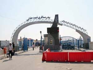 وزش باد، اسکله شهید حقانی را تعطیل کرد