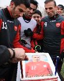 گزارش تصویری جشن تولد سیدجلال حسینی در تمرین پرسپولیس