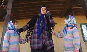 نهایت سعی خود را برای جلب رضایت مردم می‌کنم