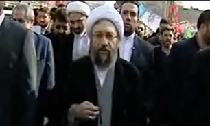 حضور رئیس قوه قضاییه در میان راهپیمایان + فیلم