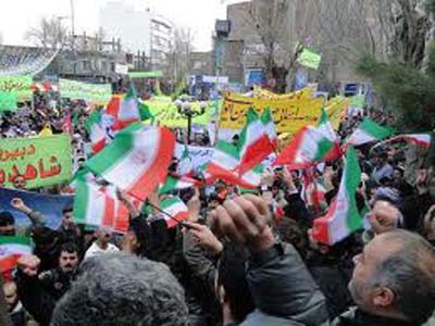 گرما حضور مردم در راهپیمایی 22 بهمن برف غرب مازندران را ذوب کرد