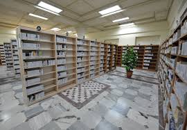 توسط مقام معظم رهبری به کتابخانه آستان قدس