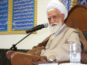 آیت الله نعیم آبادی : استفاده از ظرفیت آبشیرین کن ها و بازنگری در تعرفه ها ی آب ضروری است