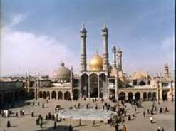 اعلام برنامه‌های هفتگی حرم حضرت معصومه(س)