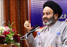 ورود به حریم خصوصی دیگران، بازی کردن با آبروی آن‌هاست