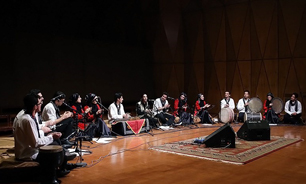 صدای سرزمین مادری در برج آزادی می پیچد