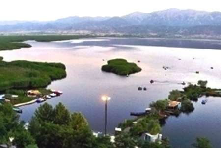 مشکلات زیادی گریبانگیر تالاب زريوار  است