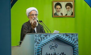 خدا کند شیطان بزرگ موفق نشود سر هیات ایرانی کلاه بگذارد