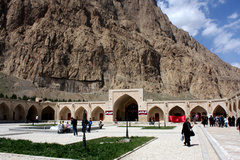 پل صفوی اثری دیگر از بیستون جهانی