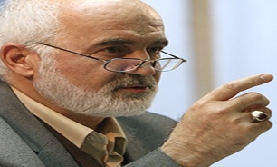 چه توجیهی دارد شرکت­‌هایی که می­خواهیم از آنان خرید کنیم به تایید آمریکا برسانیم؟