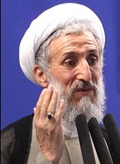 کسانی که در مقابل ولایت قرار گرفتند، افراد بی ریشه ای هستند