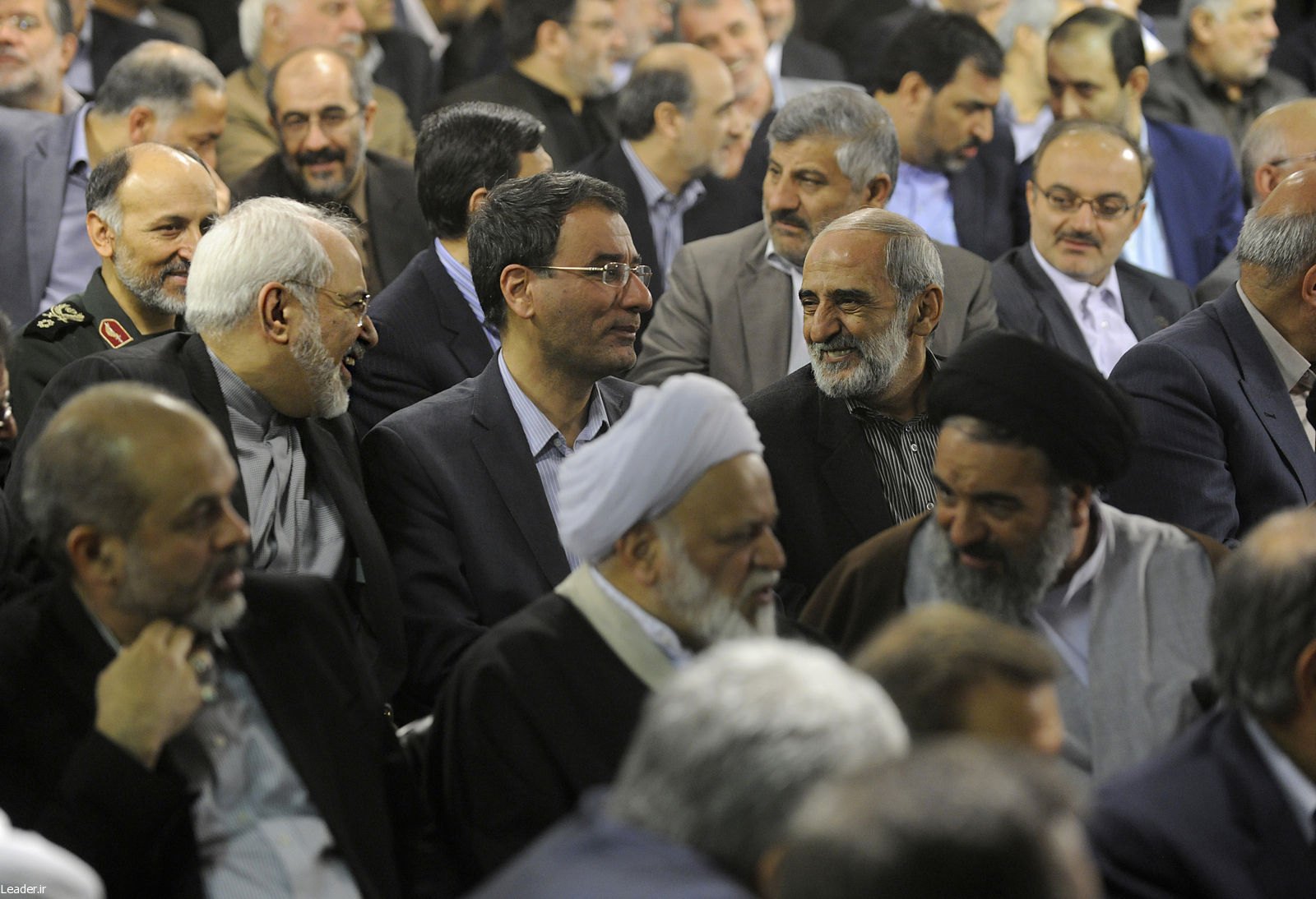 عکس/بگوبخند ظریف با حسین‌شریعتمداری