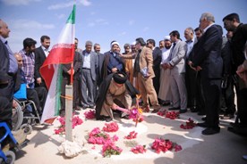 کلنگ مجموعه ي فرهنگي کريمه‌ي اهل بيت(س) در کیش به زمین زده شد