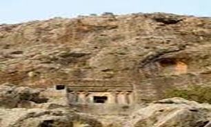 نگاهي به قلعه تاريخي قارني ياريق سلماس و افسانه اوچ قارداش