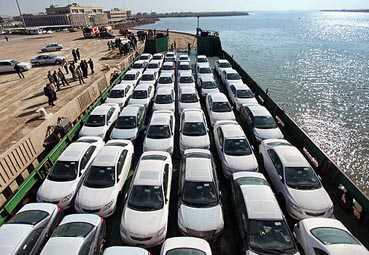 تخفيف پنجاه درصدي عوارض واردات خودرو