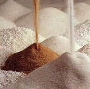 150 تن شكر با نرخ مصوب به بازار آبادان تزریق شد