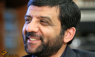 رئيس رسانه ملي از مادر بزرگوار 4 شهید دفاع مقدس تقدير كرد + فیلم