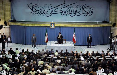 دست‌اندرکاران انتخابات باید با امانتداری کامل فقط براساس مرّ قانون عمل کنند/ رئیس‌جمهور آینده باید مردمی، کاری، مقاوم، ارزشی، پایبند به قانون و با تدبیر باشد